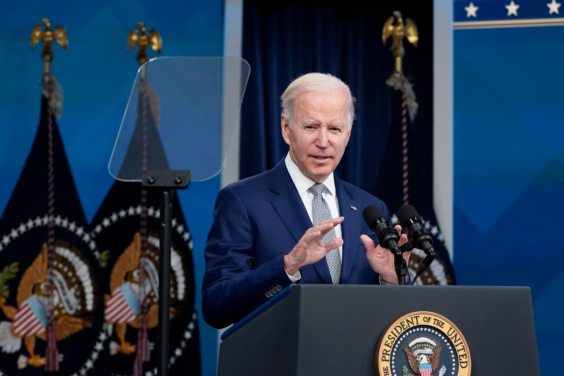 USA:s president Joe Biden talar om inflationen i Vita huset på tisdagen.