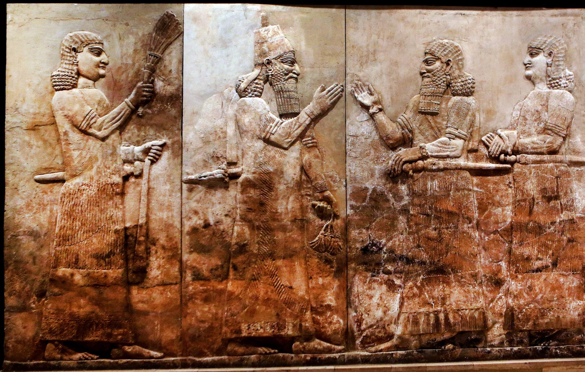 Mesopotamien i nuvarande Irak räknas som världens äldsta civilisation. Reliefen är från Iraks nationalmuseum i Bagdad. Arkivbild