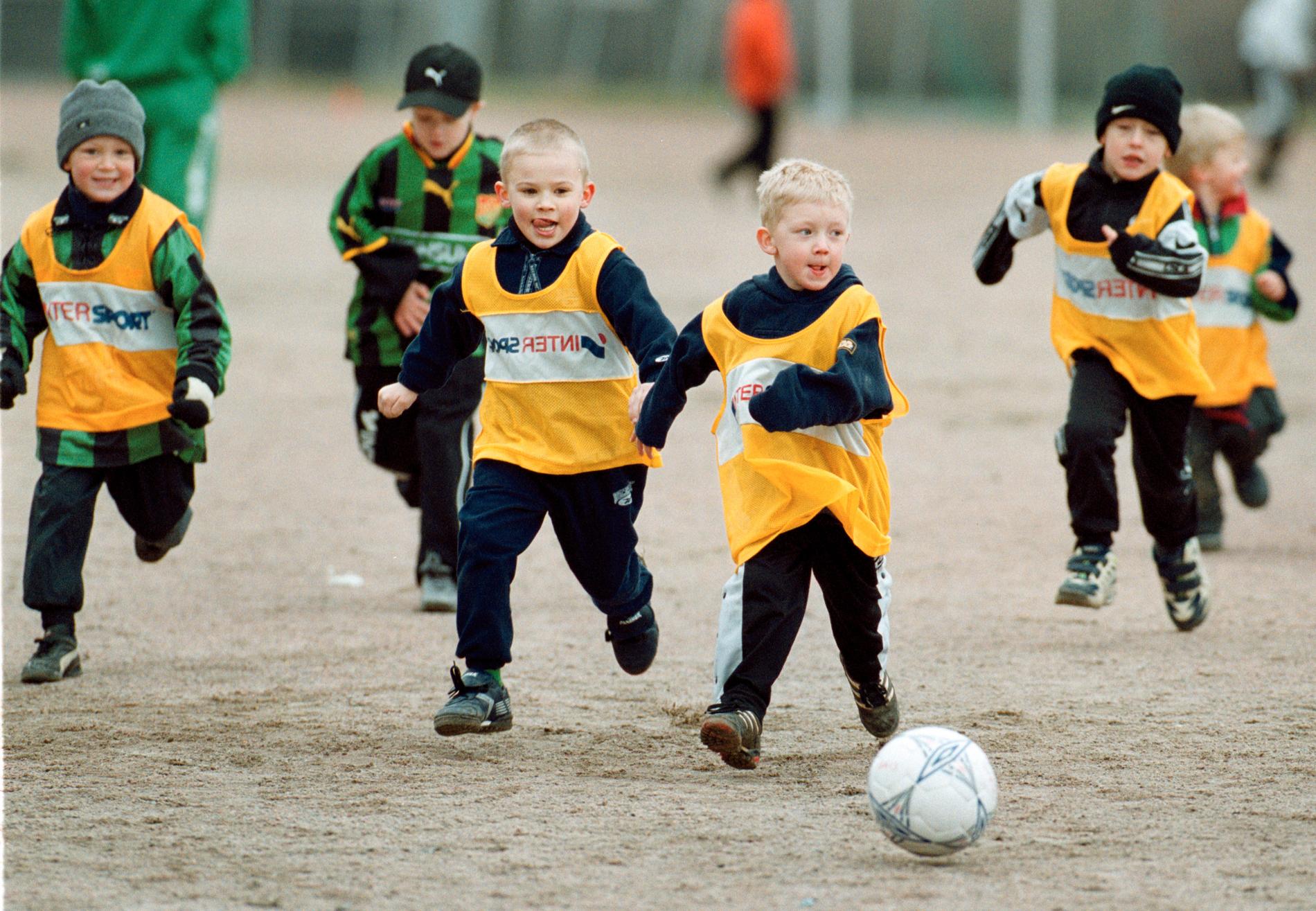 Gais fotbollsskola tränar fotboll – och blir smartare på köpet.