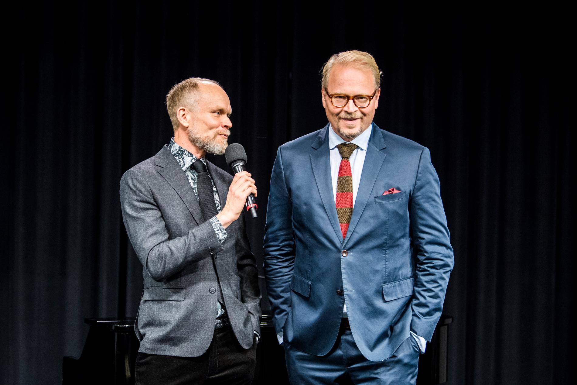 Kristian Luuk och Fredrik Lindström leder ”På spåret”