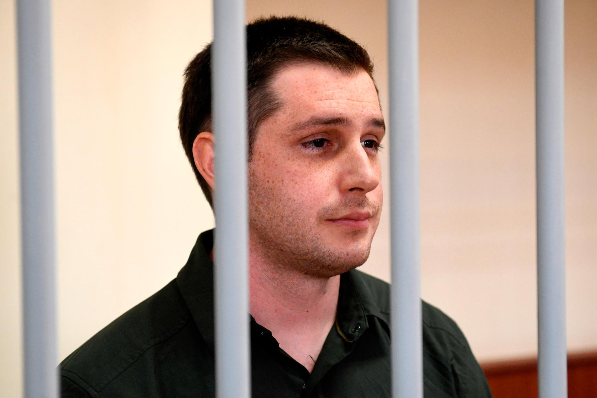 Ex-marinsoldaten Trevor Reed. Bild tagen vid rättegången i Moskva. 