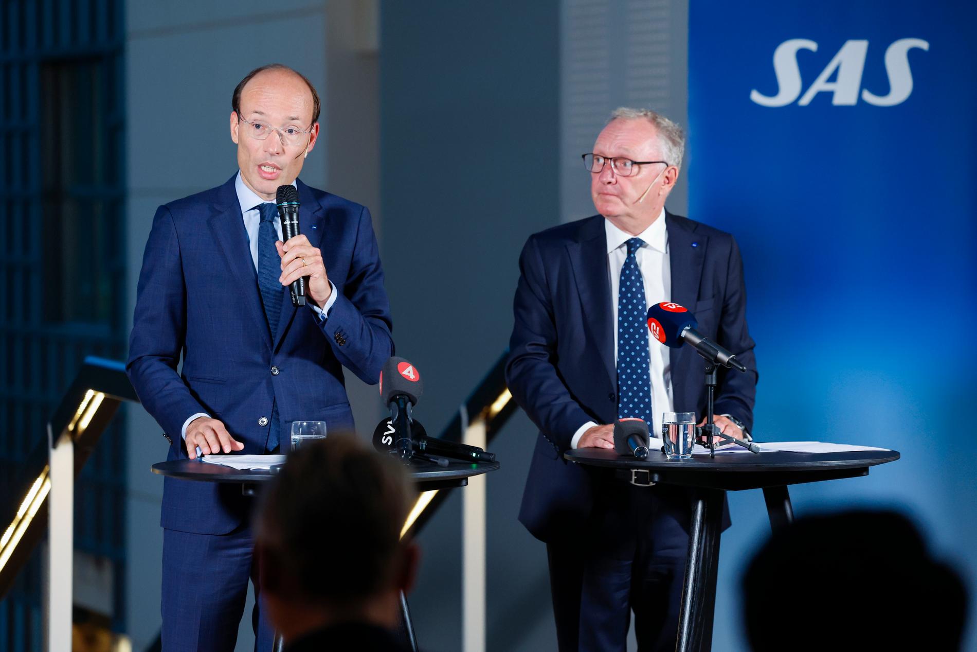 SAS VD och koncernchef Anko van der Werff och styrelseordförande Carsten Dilling under dagens pressträff på SAS huvudkontor i Solna, där de nya storägarna presenterades.