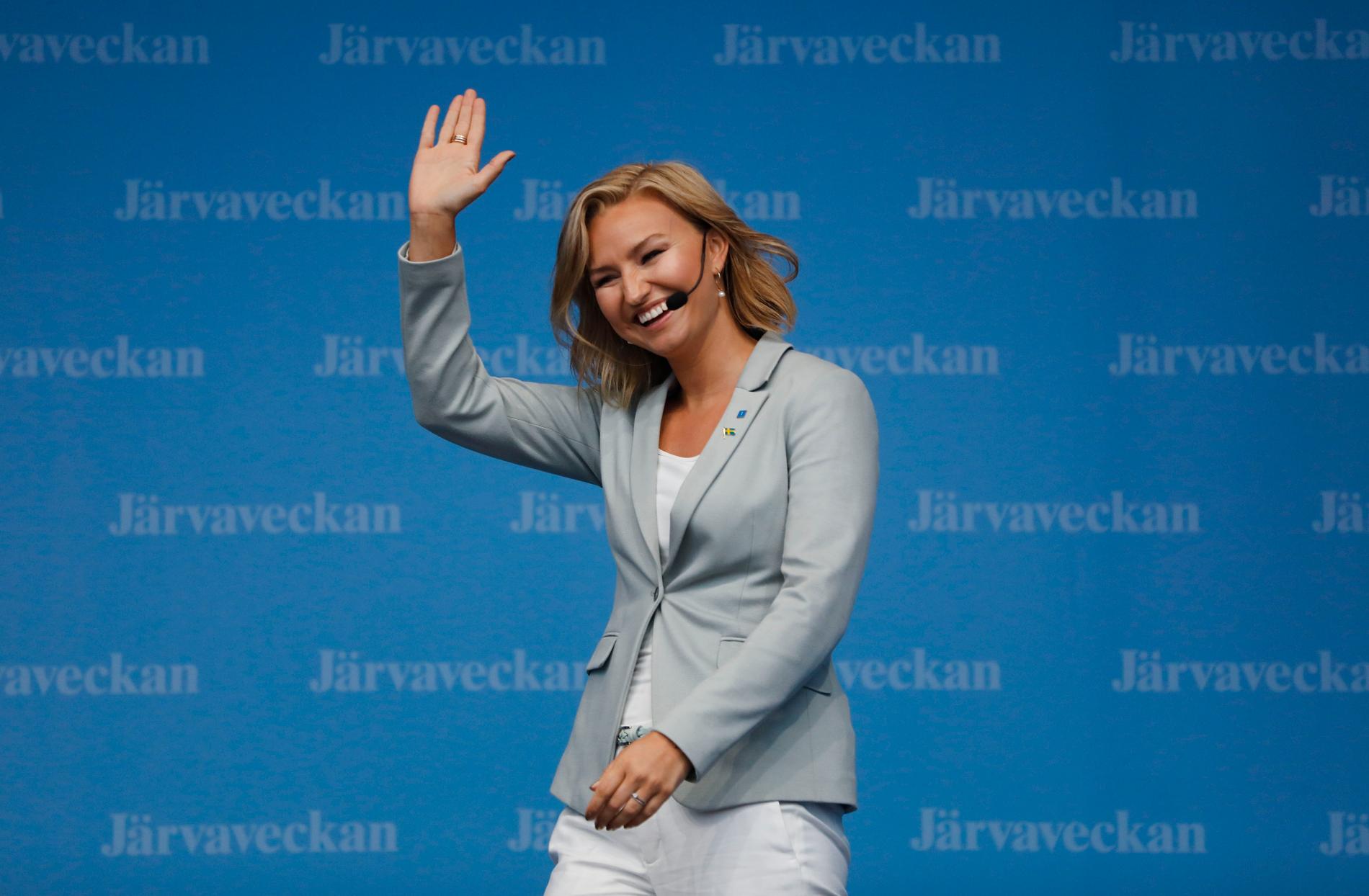 Kristdemokraternas partiledare Ebba Busch Thor (KD) talar under politikerveckan på Spånga IP i Järva.
