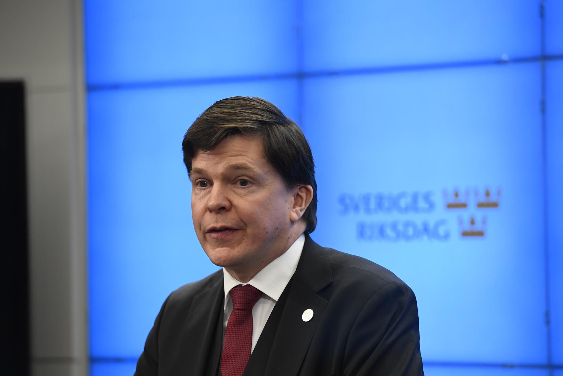 Ulf Kristersson (M) röstades ned med siffrorna 195 mot 154. 