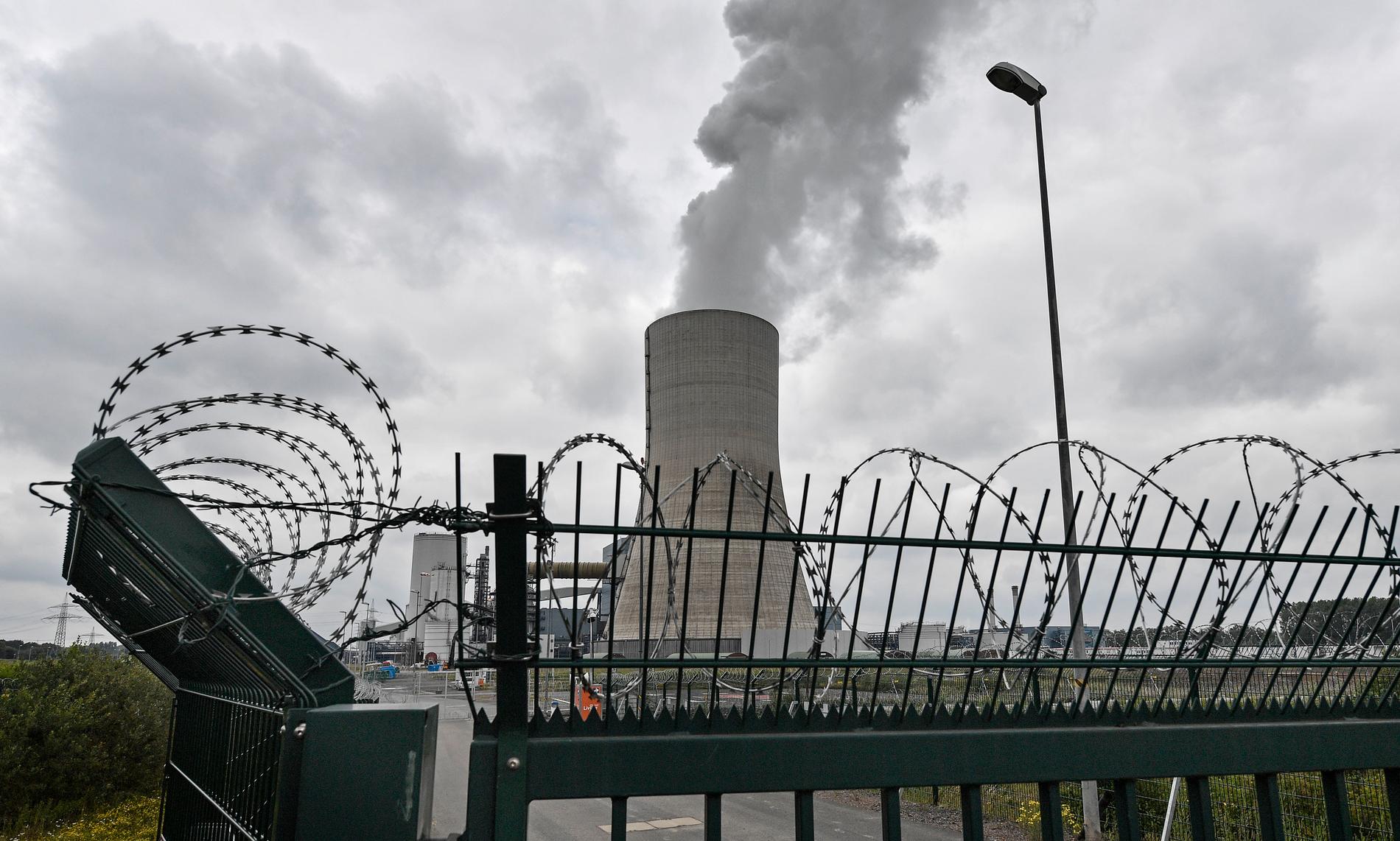 Ånga från Unipers kontroversiella kolkraftverk Datteln 4 i västra Tyskland på fredagen.