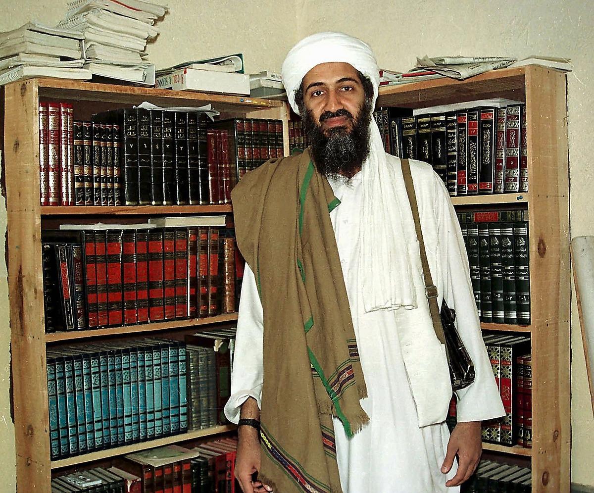 Usama Bin Ladin, Pakistan Formade terroristnätverket al-Qaida. Levde under 1990- och 2000-talet gömd.