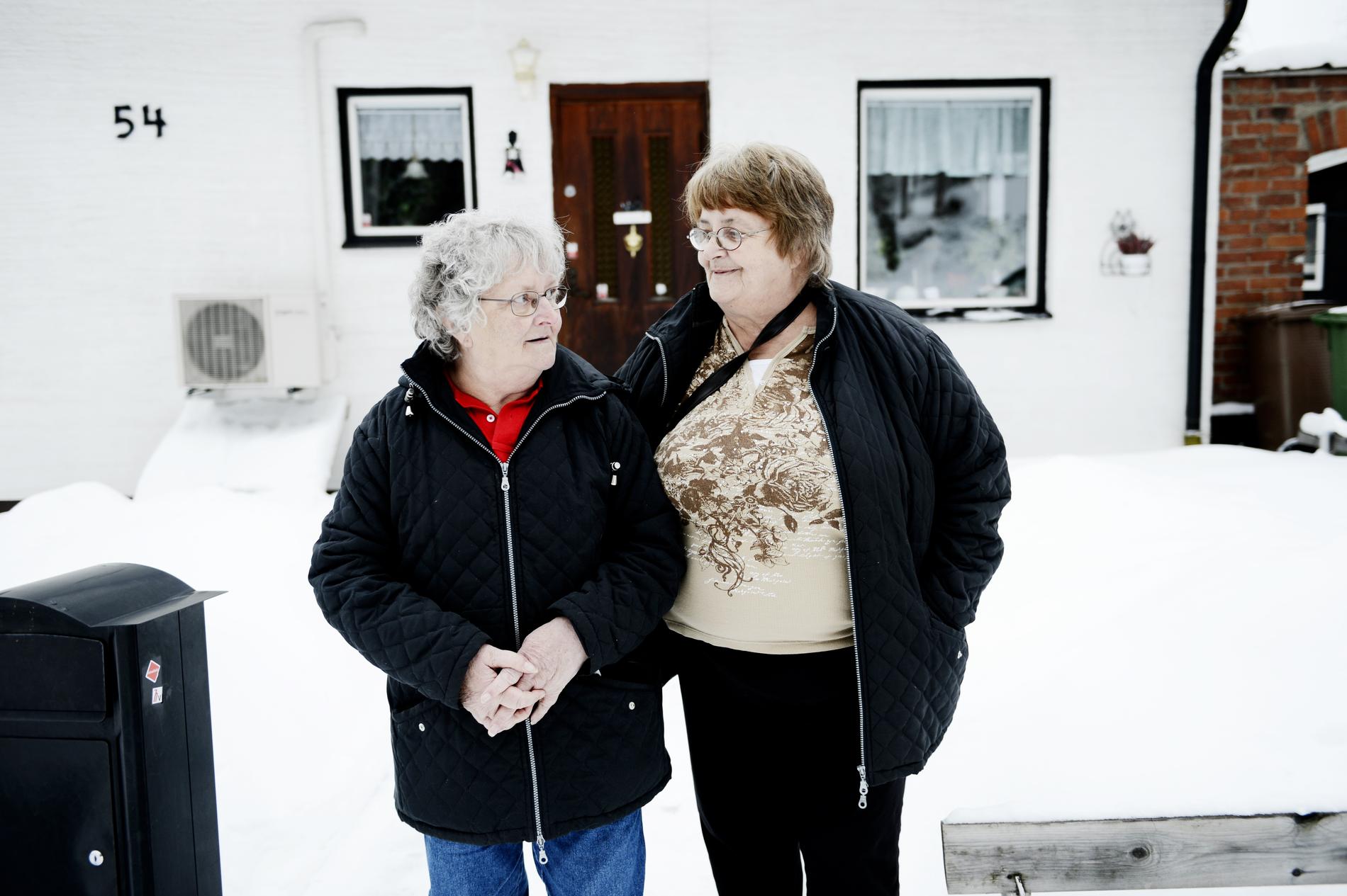 Systrarna Gunnel Hyvönen och Maritta Söderström, 2013.