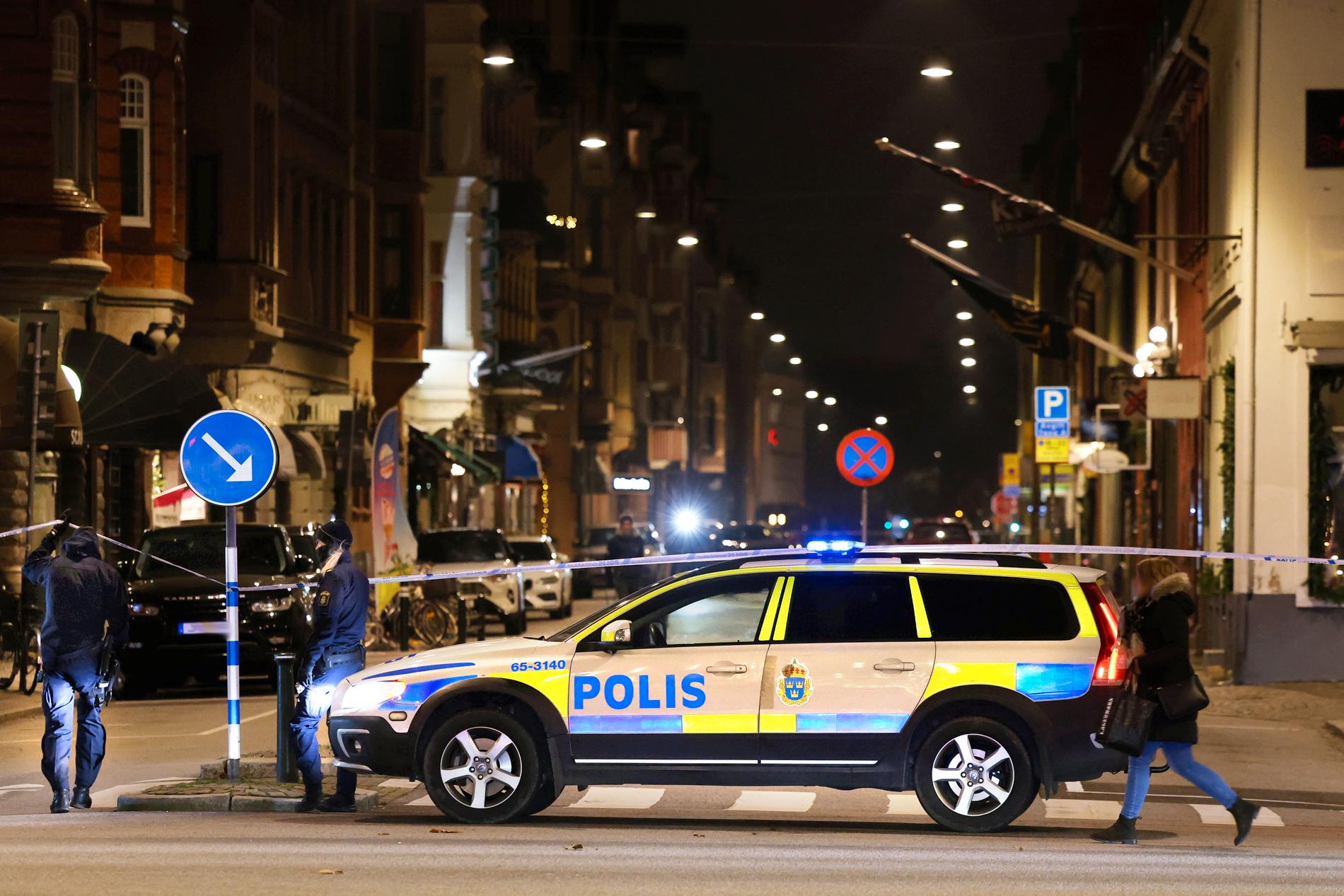 En  explosion inträffade vid butik på Stora Nygatan i centrala Malmö under natten till onsdagen. Explosionen orsakade skador på intilliggande butiker och restauranger.