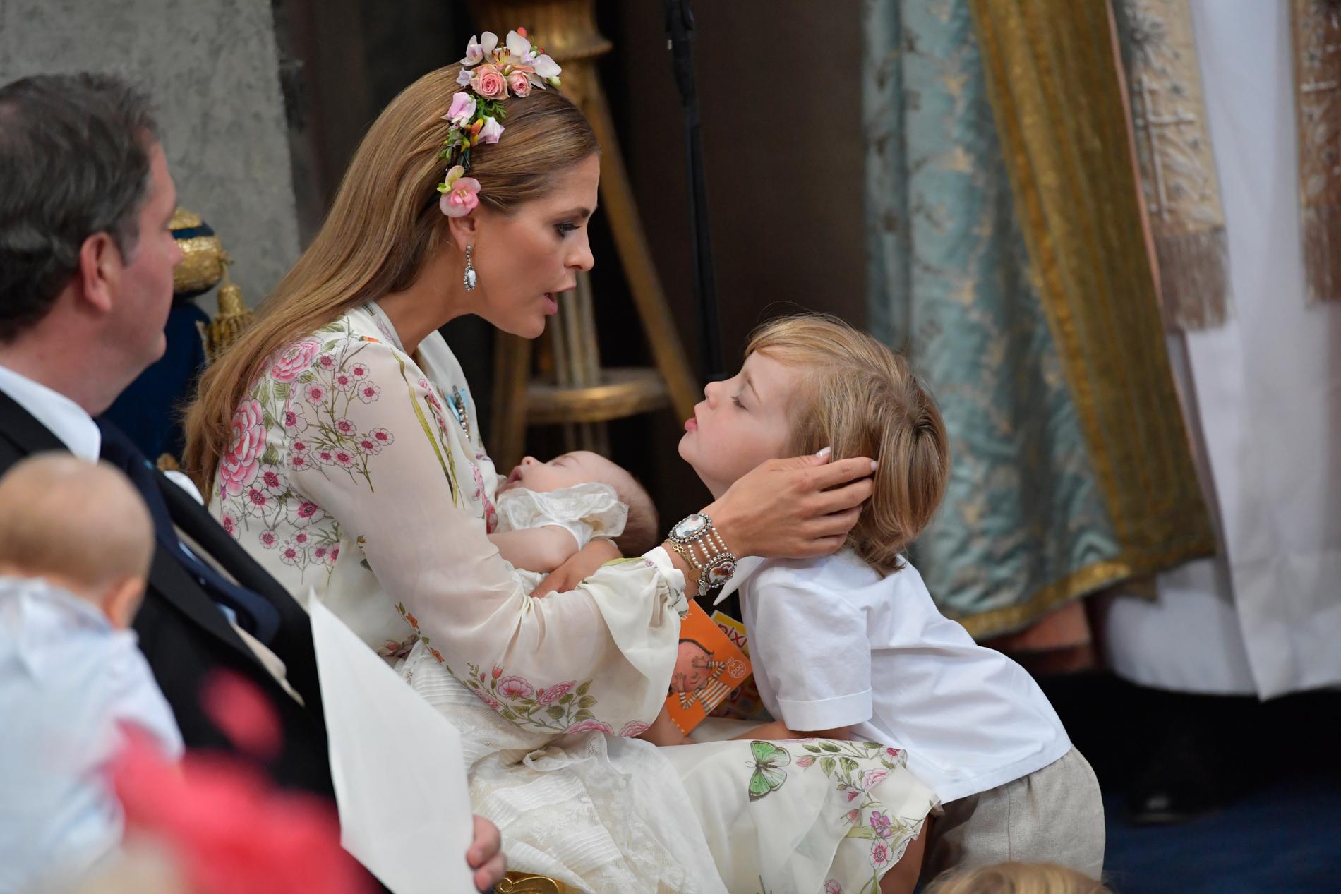 Prinsessan Madeleine och prins Nicholas under dopgudstjänsten för prinsessan
