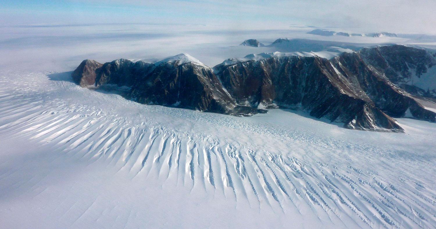 Målet på tävlingen är världens största shelfis – Ross Ice Shelf – i Rosshavet på Antarktis.