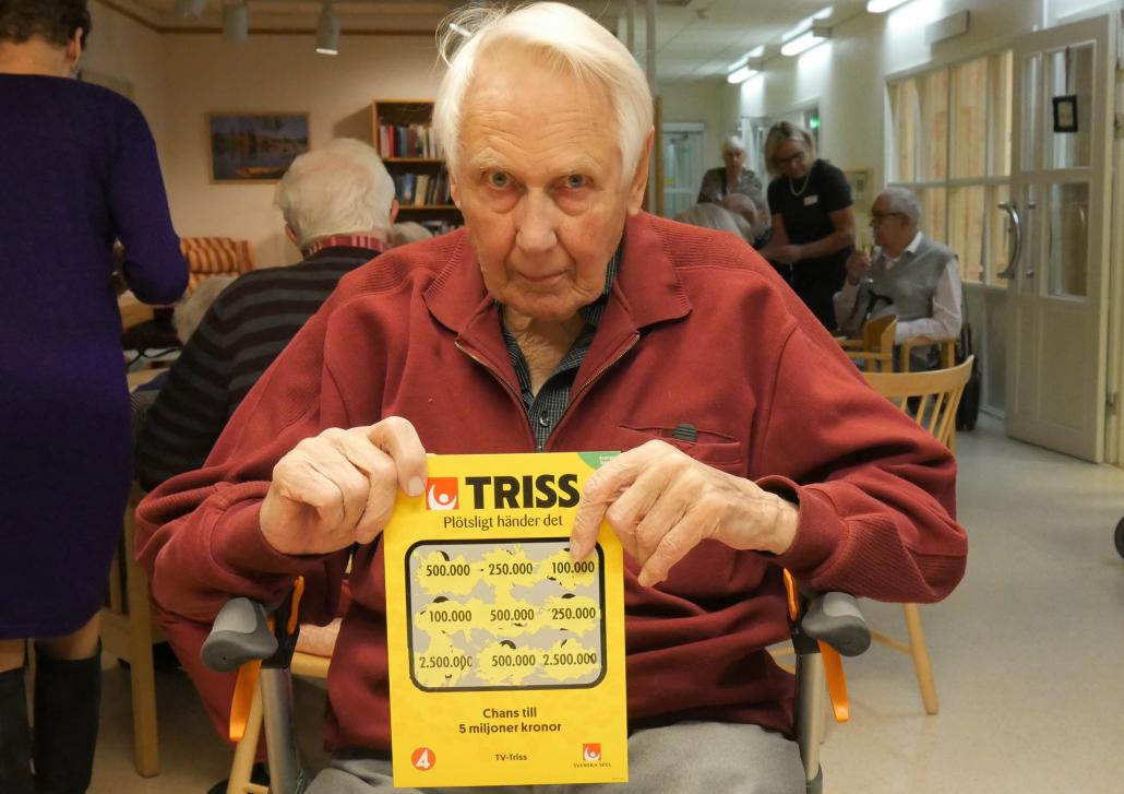 Hjalmar Hedbom, 93, skrapade hem 500 000 kronor.