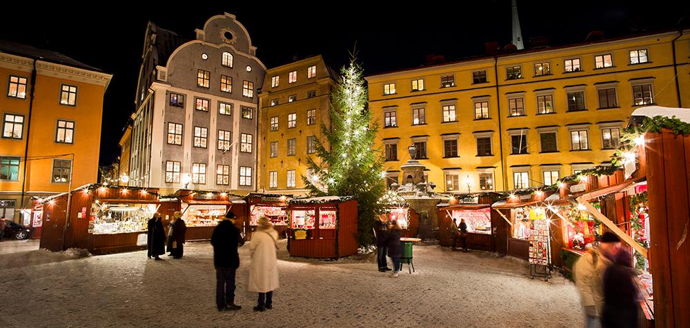 Sveriges äldsta julmarknad finns på Stortorget i Gamla Stan.