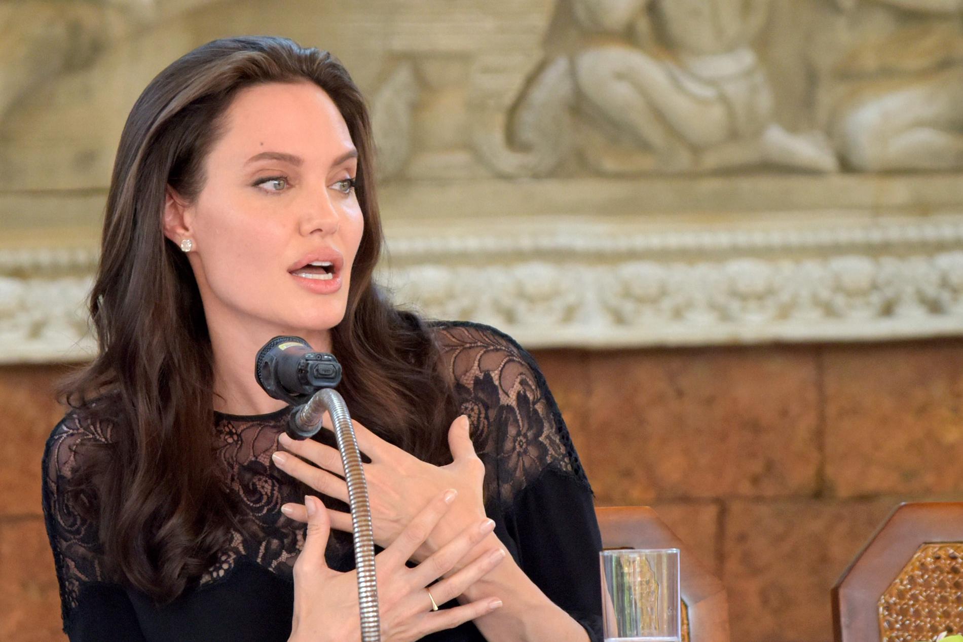 Angelina Jolie slår tillbaka mot kritikerna