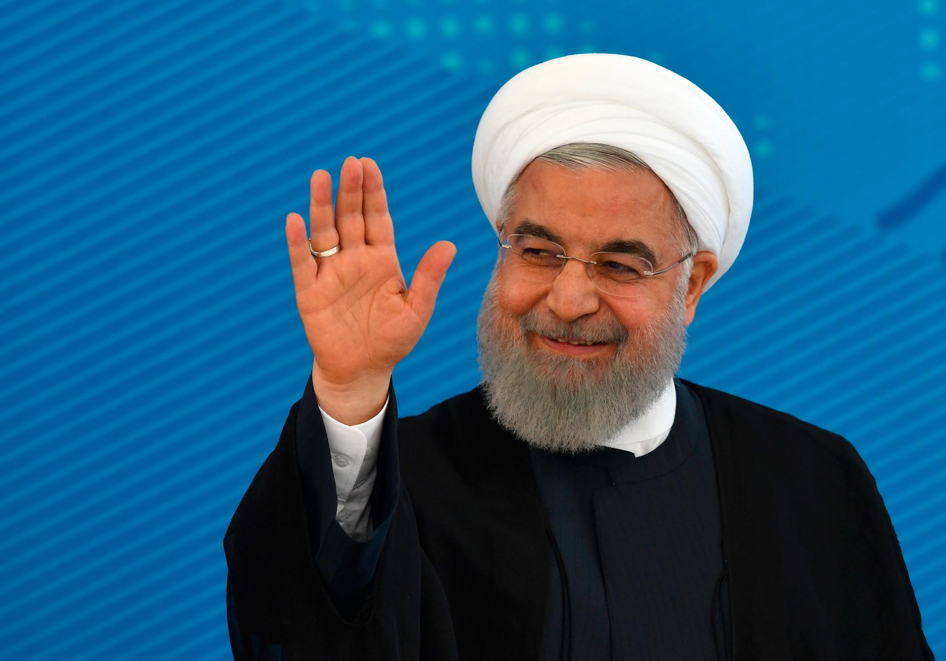 Irans president Hassan Rohani säger att landet är berett att "lämna alla dörrar öppna" för att rädda kärnenergiavtalet. Arkivbild
