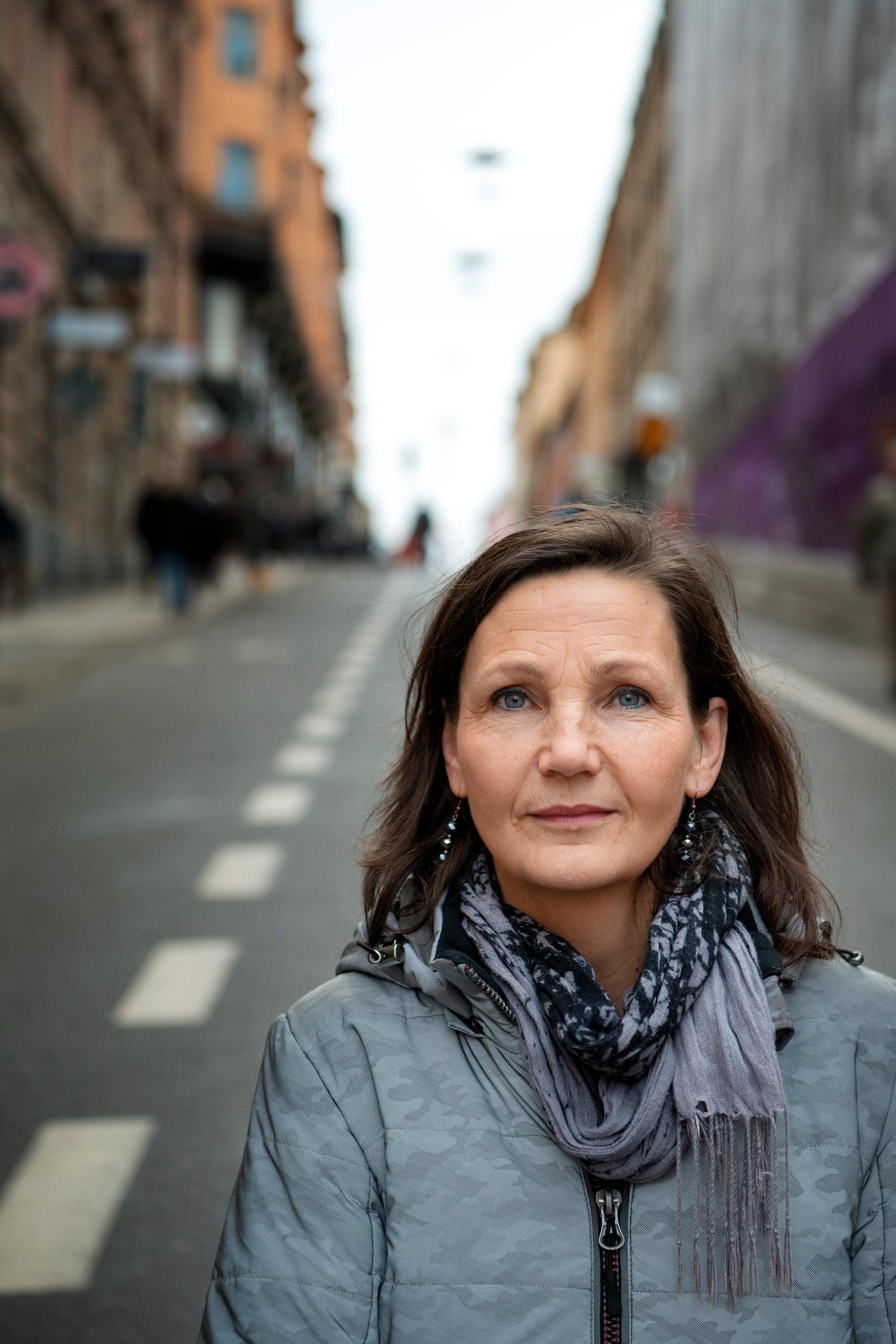Lena Jannesdotter har skrivit en bok om att hennes bror har varit försvunnen i över 30 år.