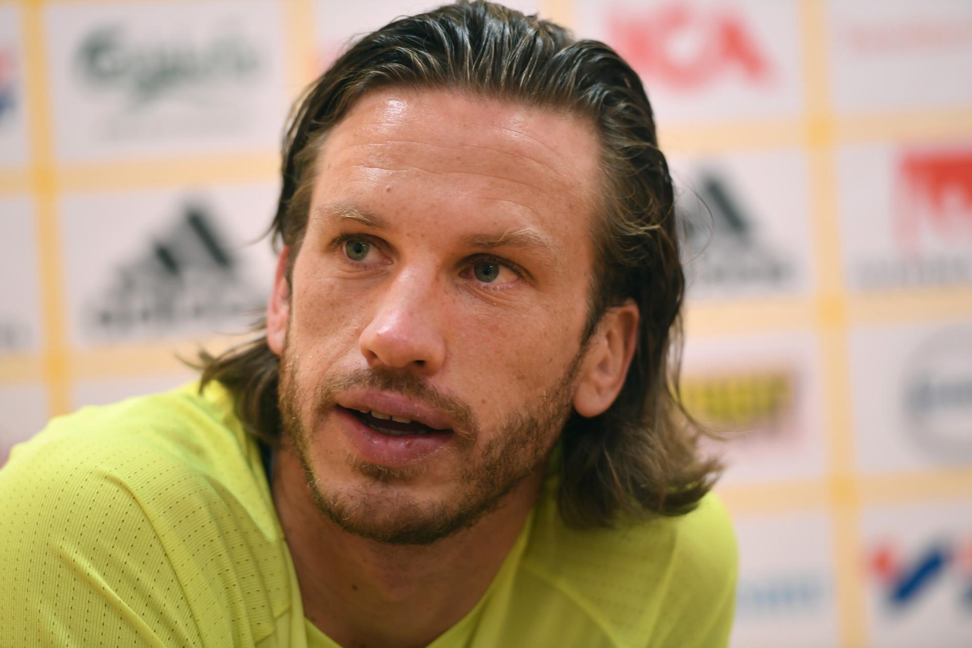 Mellan 2012–2014 spelade Svensson sedan i Ukraina.