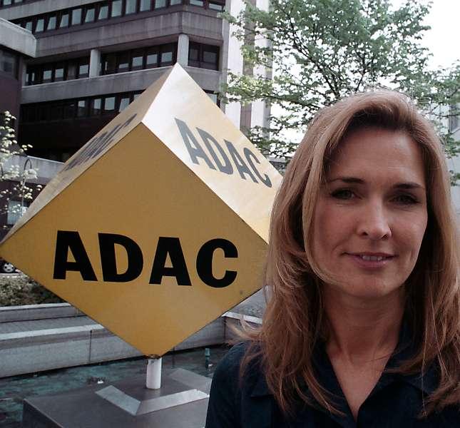 GUL ÄNGEL Jacqueline Grünewald på ADAC ger turisterna råd inför resan. Läs mer på www.adac.de
