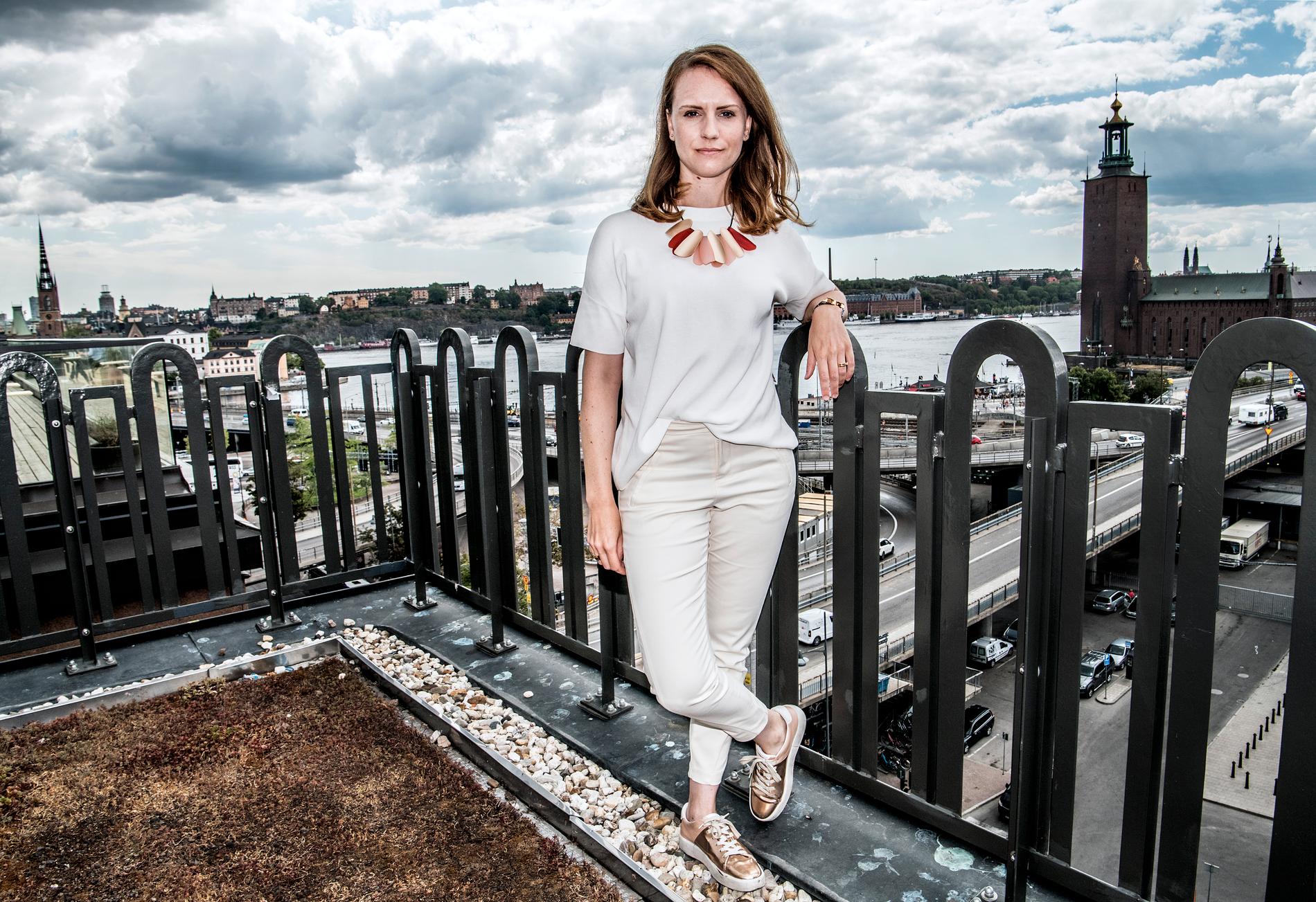 ”I Sverige har kvinnor generellt en lägre ställning när det kommer till ekonomi”‚ säger investeraren Sandra Bourbon.