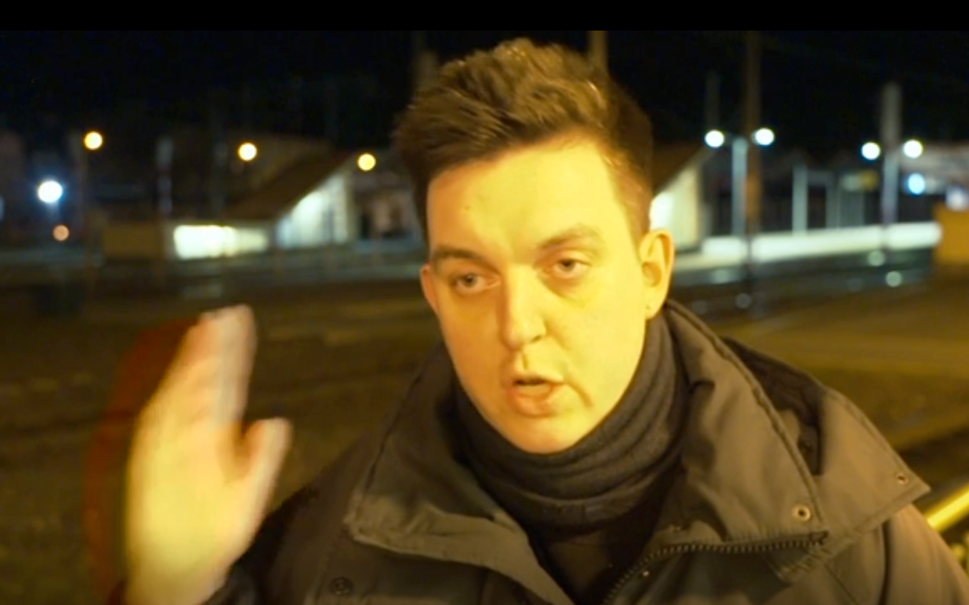 Andry Borysov hörde missiler över sitt huvud när han flydde Kiev. 