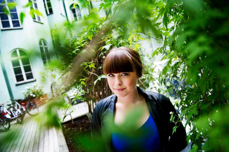 Redo för Turné Linnea Henrikssons första soloalbum har ungdomskärleken som tema. ”Man behöver kärlek precis som syre”, säger hon.