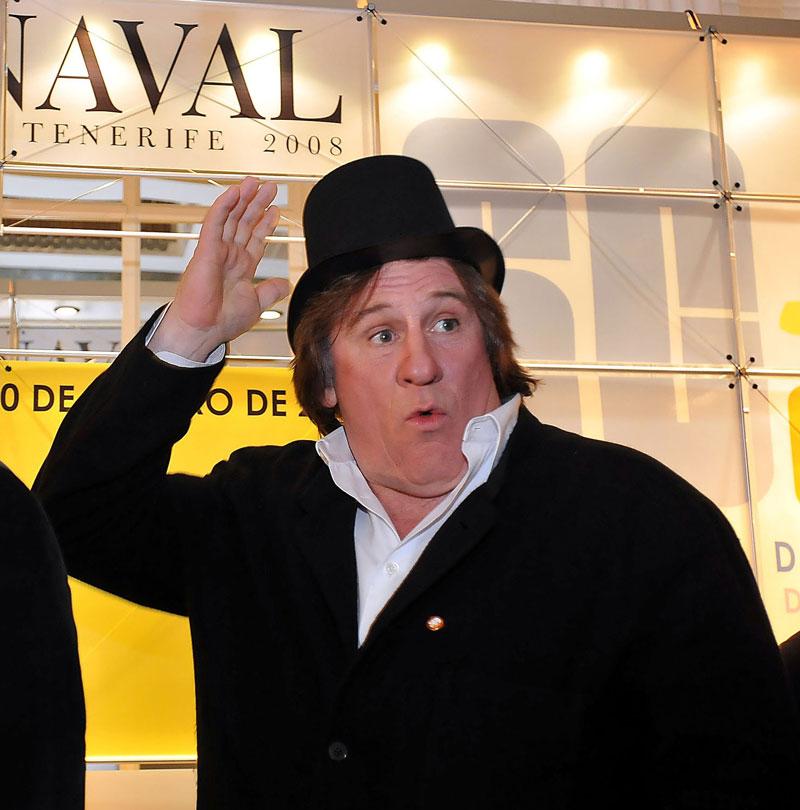 Depardieu på festhumör.