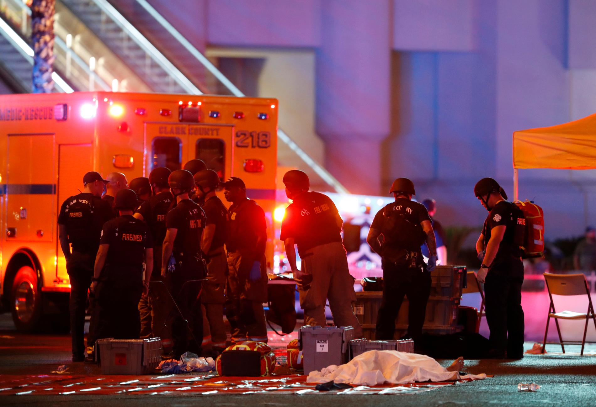 Minst 20 har dött efter masskjutningen i Las Vegas. Jason Aldean sörjer nu offren.