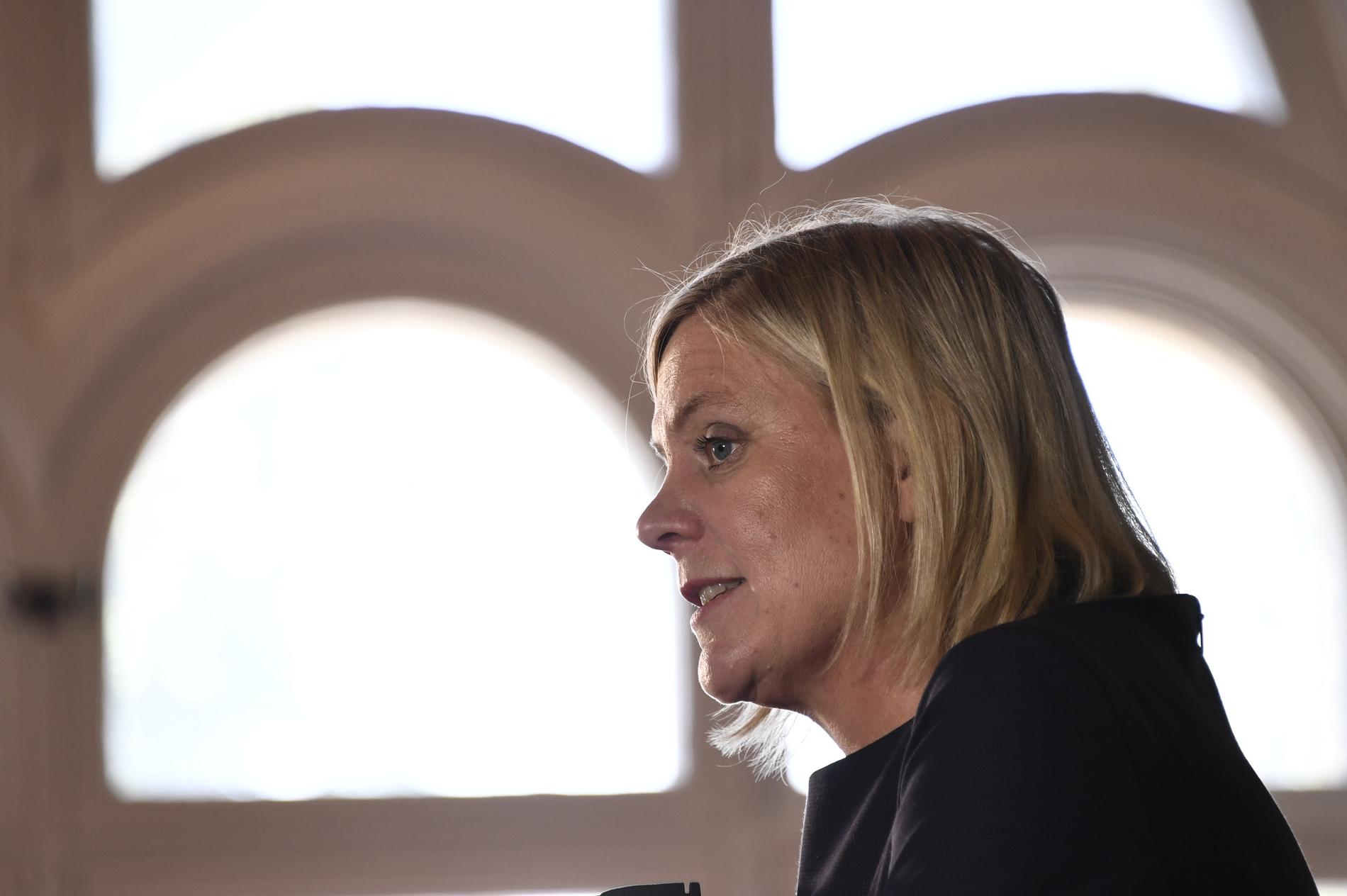 Finansminister Magdalena Andersson (S) på onsdagens pressmöte i Almedalen. 