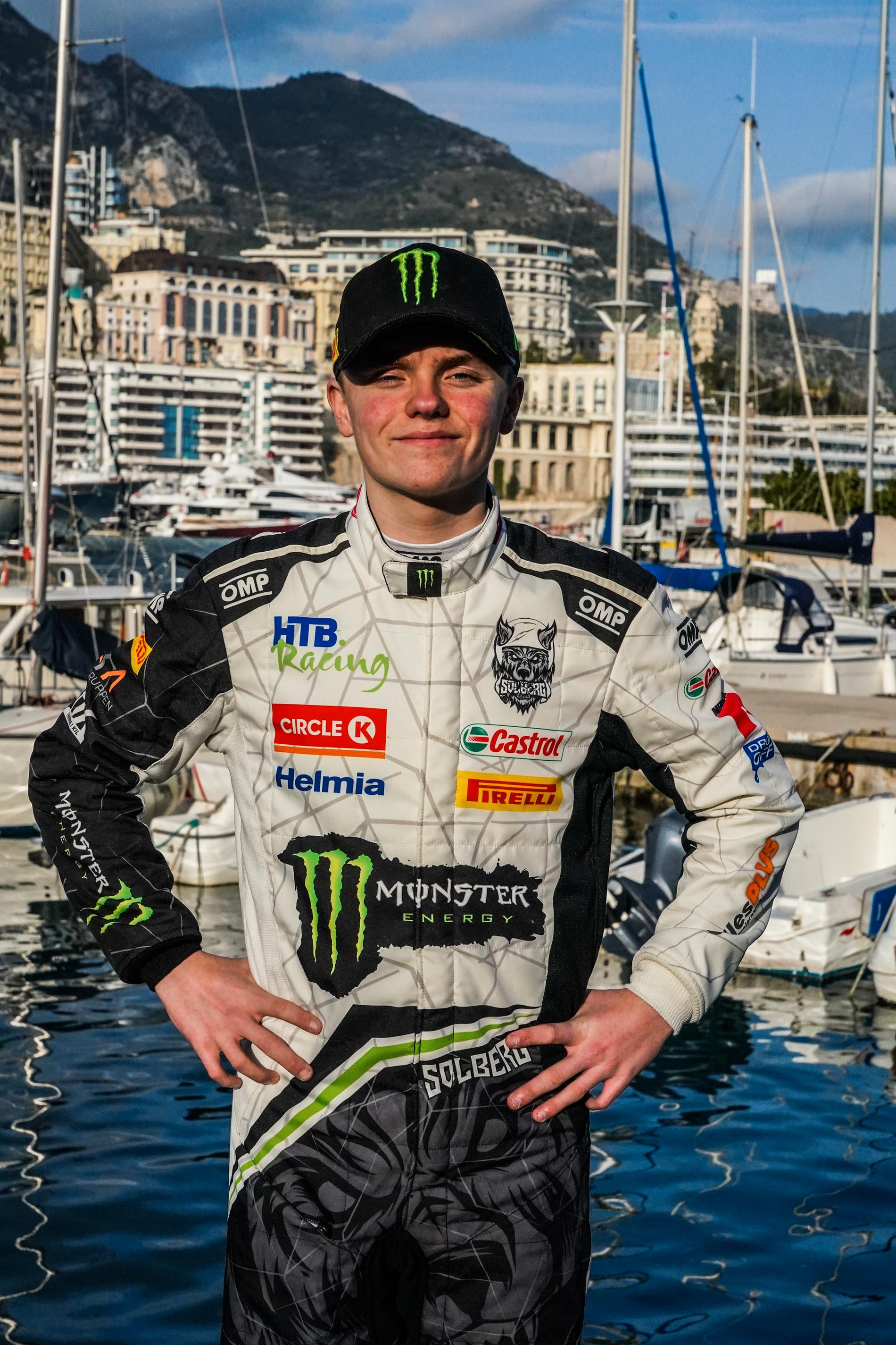 Oliver Solberg i Monaco. Där bodde han under sin barndom, nu tävlar han i VM i rally i bergen utanför Monte Carlo.