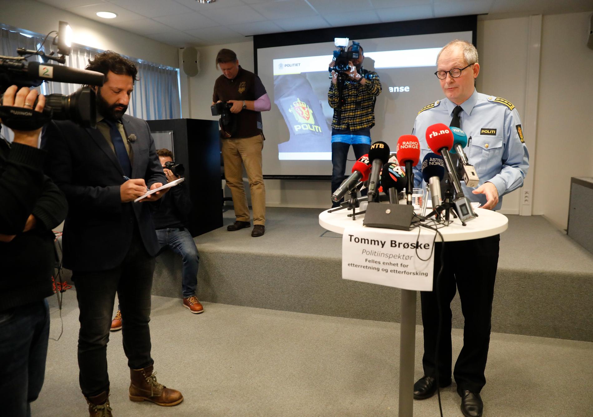 Polisinspektör Tommy Brøske håller pressträff   i Lilleström