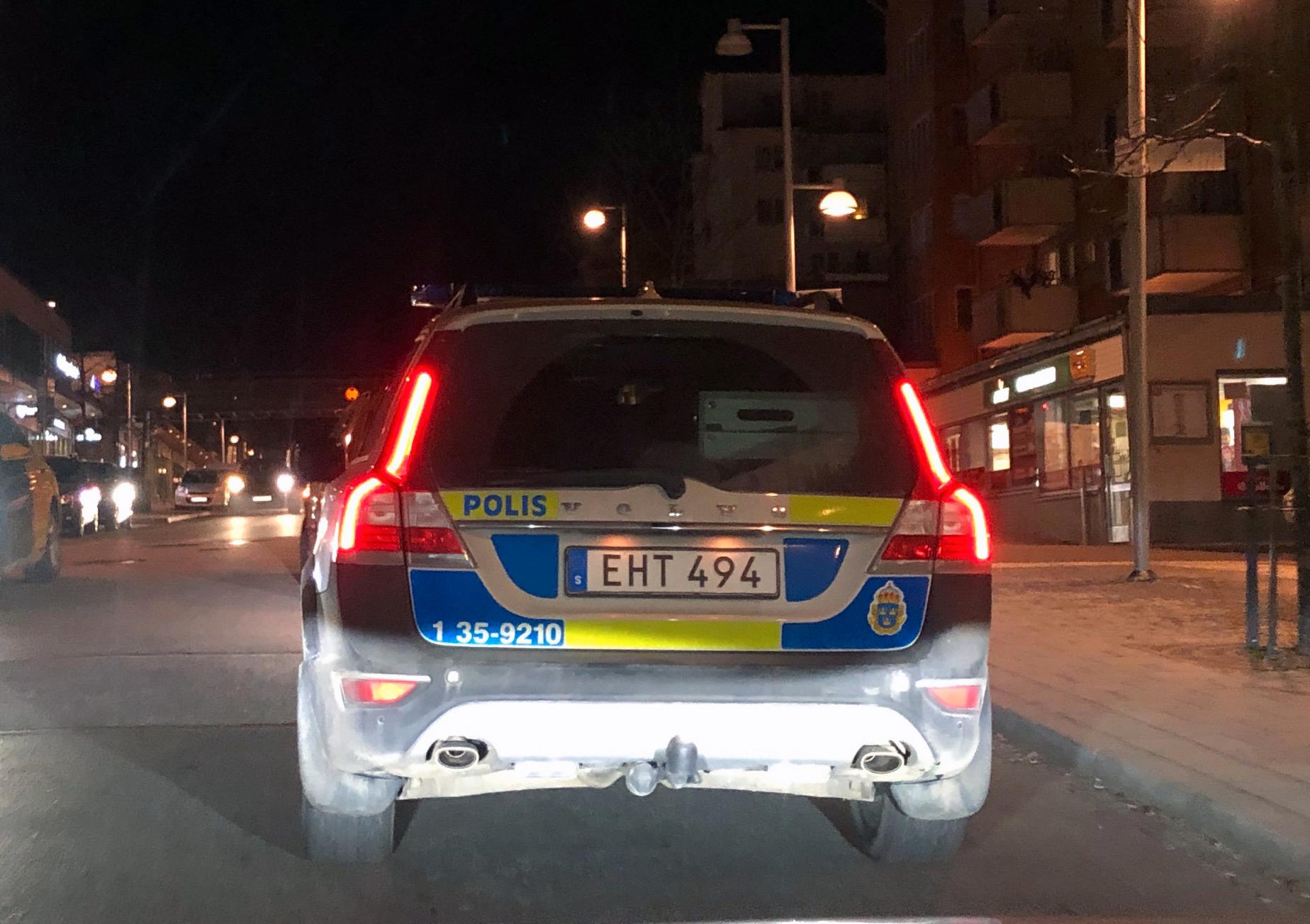 Polisen på plats i Rinkeby. 