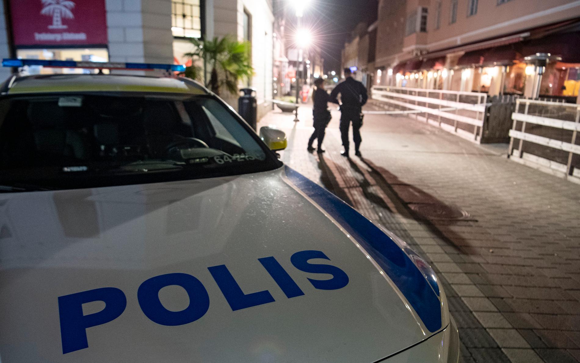 En restaurang i centrala Trelleborg besköts under natten mot onsdag.