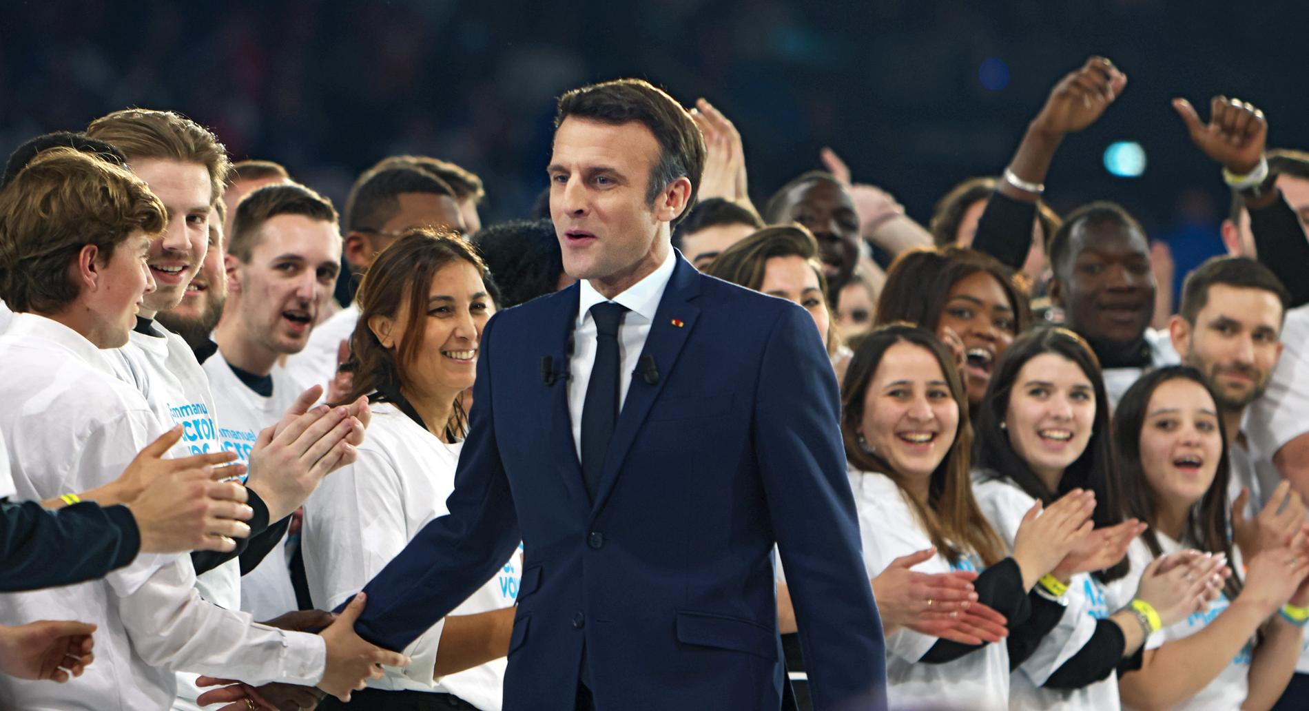 Frankrikes president Macron under ett valmöte.