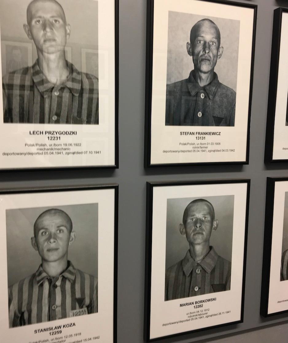 De flesta som inte gasades ihjäl omedelbart vid ankomst dog efter 2–3 månader av svält och långa arbetsdagar i tyska fabriker i närheten av Auschwitz.
