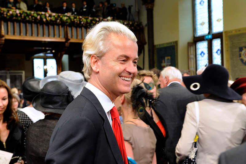 Geert Wilders försök att skrämma oss för våra grannar fick stående ovationer. Det får man på sektmöten.