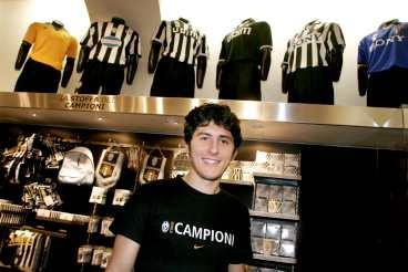 Stefano har träffat Zlatan i Juventus souvenirbutik.