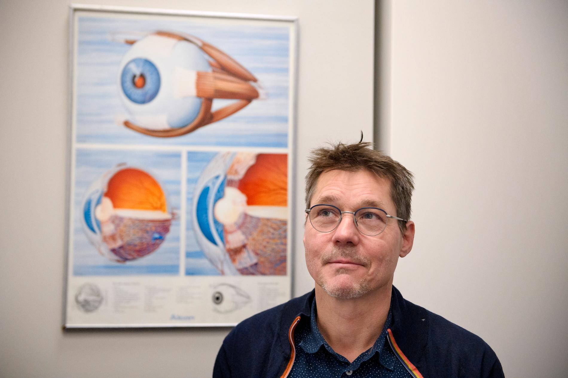 Optikern Johan Danielsson träffar allt oftare barn som har problem med synen.