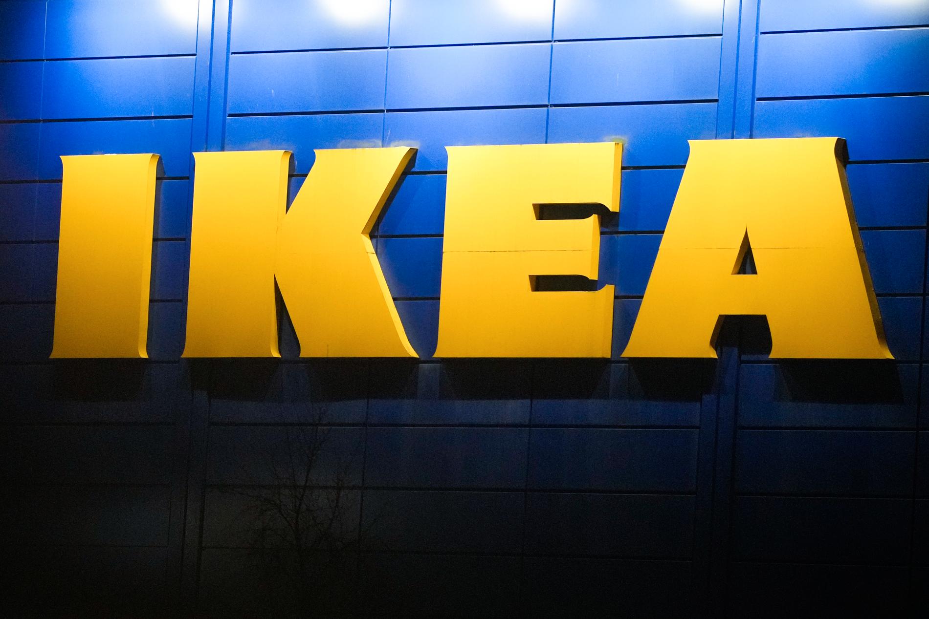 Ikea stänger två butiker.