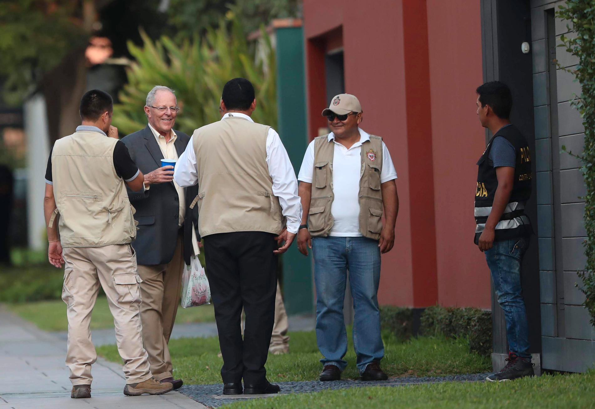 Perus tidigare president Pedro Pablo Kuczynski, tvåa från vänster i bild, har gripits. Arkivbild från 2018.