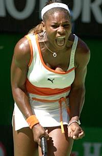 Två räddade matchbollar och finalplats i Australian Open - Serena Williams har anledning att jubla.