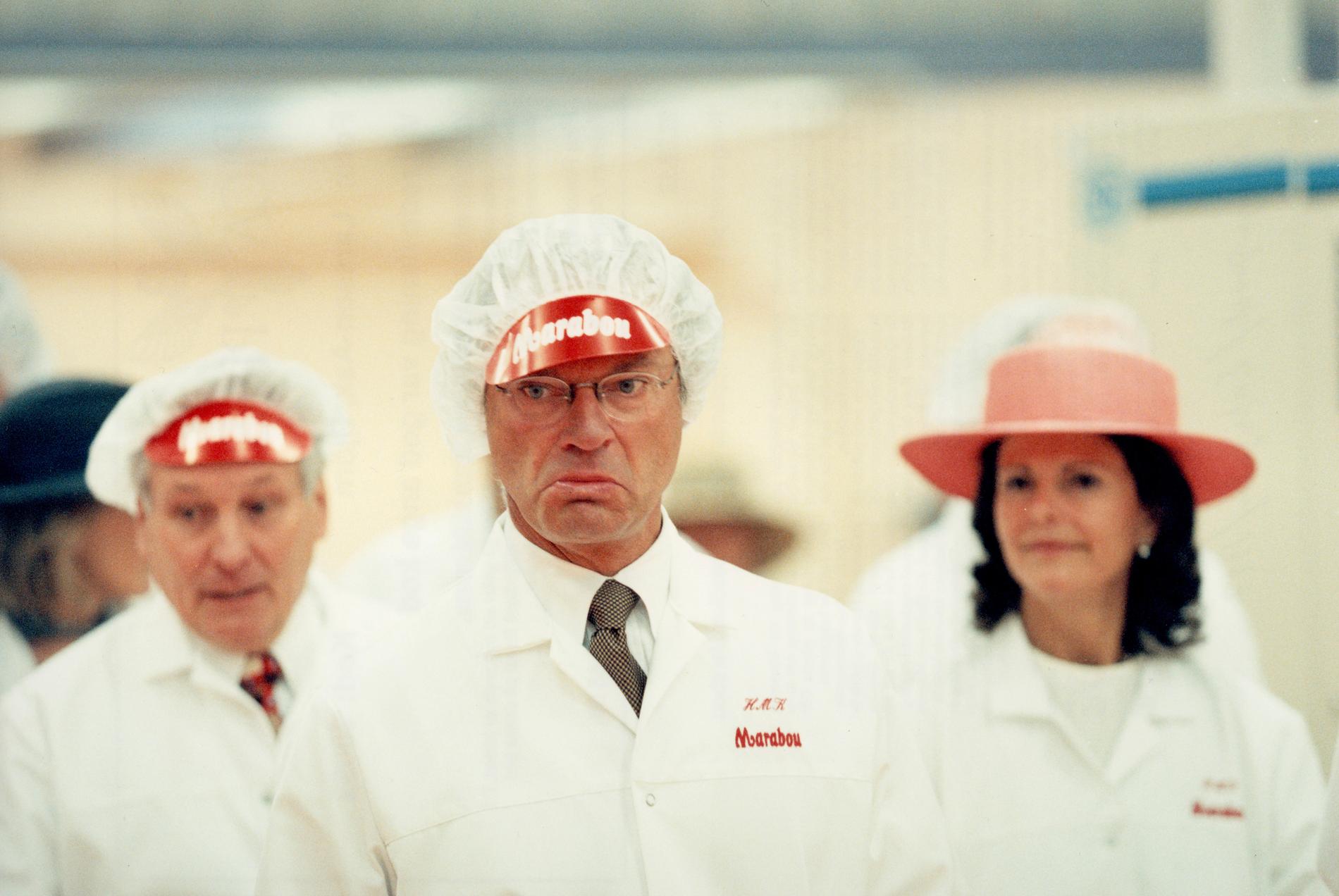 Det svenska kungaparet under ett besök på Marabous fabrik 1997. 