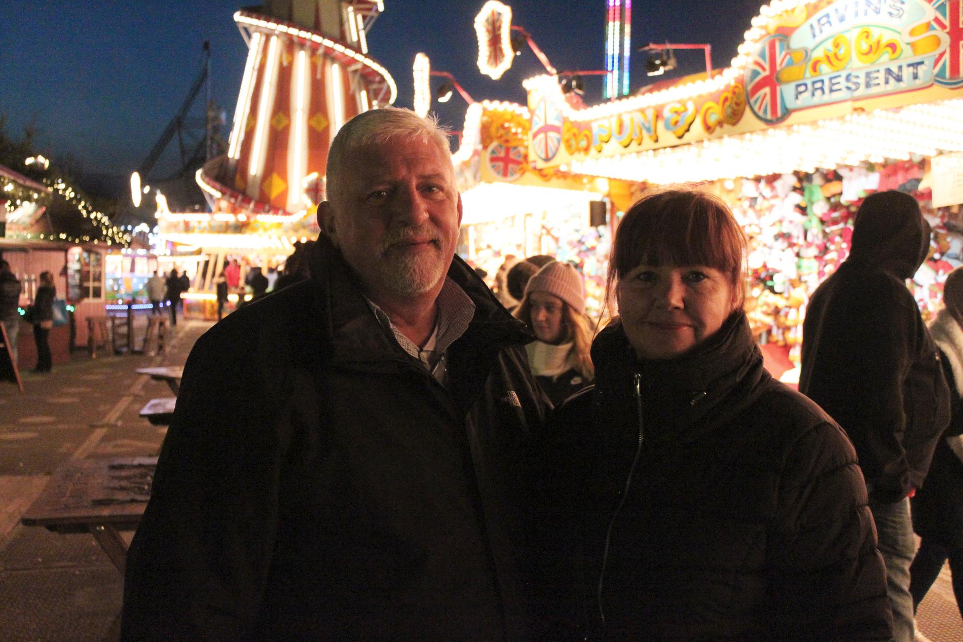 John Port och Kate Smith från Lowestoft på julmarknad i London.