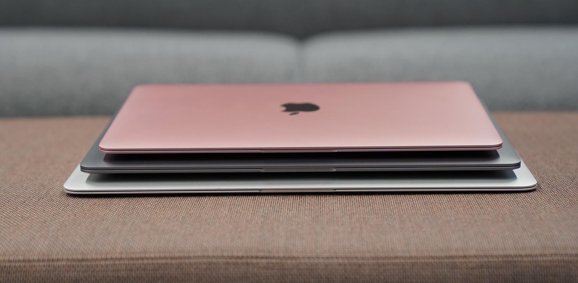 Macbook 12 är den minsta bärbara Macen, men nya Macbook Air (mitten) har kommit ned en bra bit i storlek.