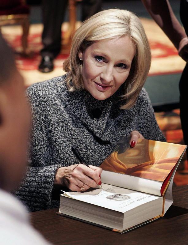 Joanne K Rowling, författare.