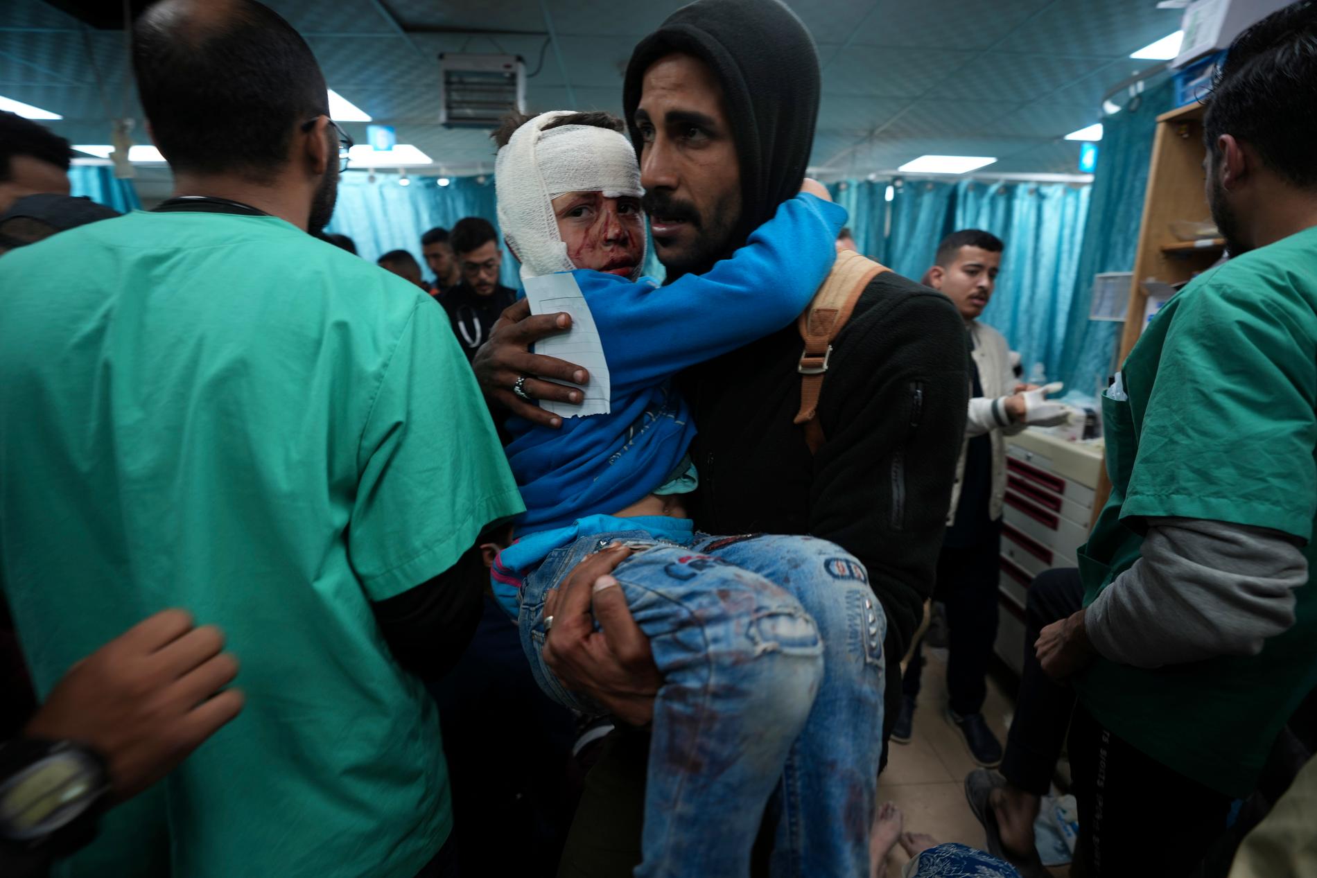 Ett skadat barn på al Aqsa-sjukhuset tidigare i år.