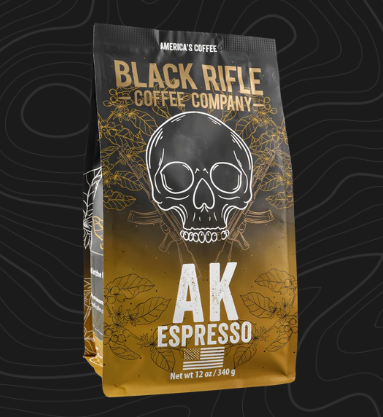 En av kaffersorterna som finns i det kontroversiella företagets utbud är ”AK-47 Espresso”.