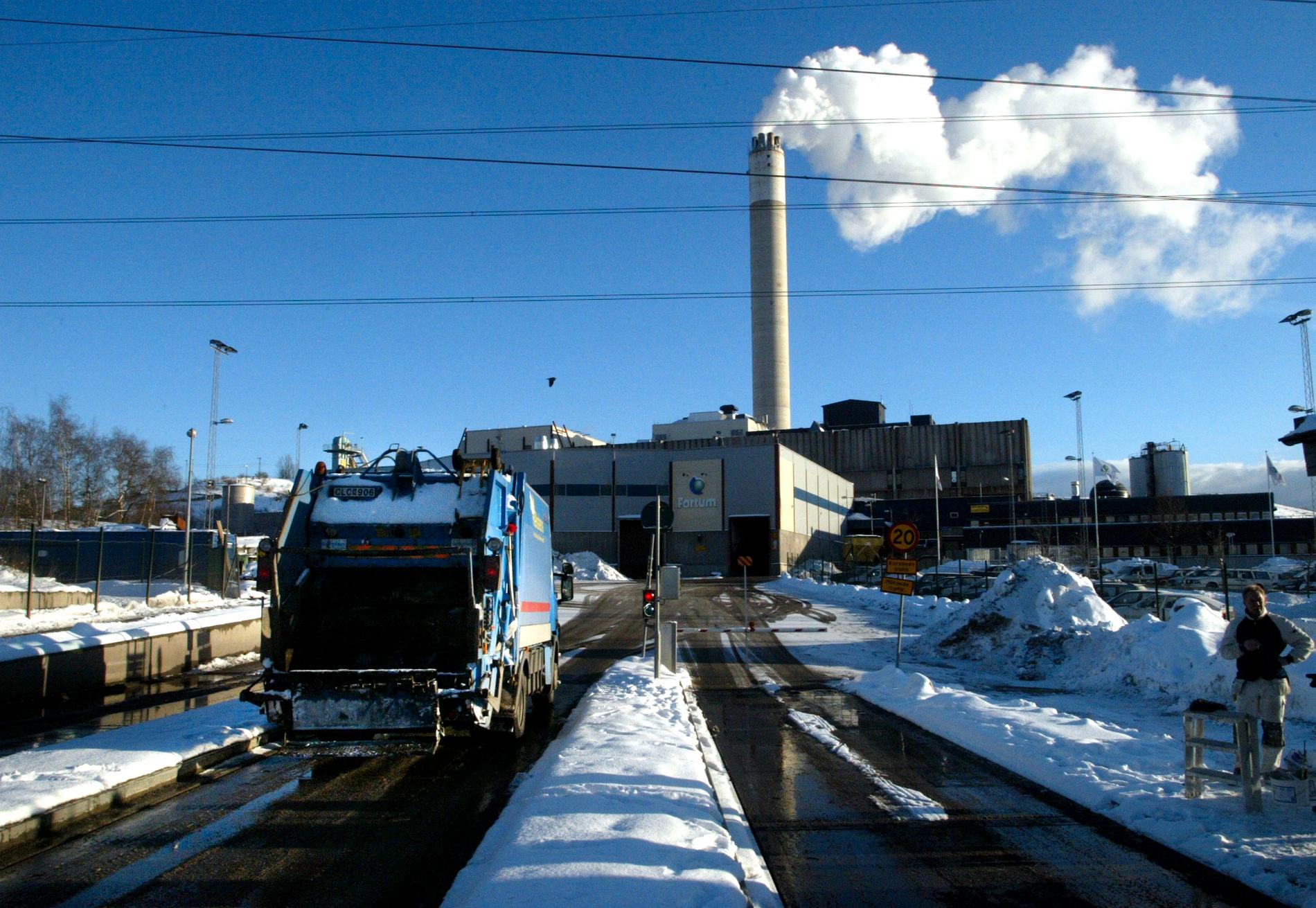 Högdalsverkets sopförbränningsstation utanför Stockholm är en de aktörer som kommer att träffas av den föreslagna skatten. Arkivbild.