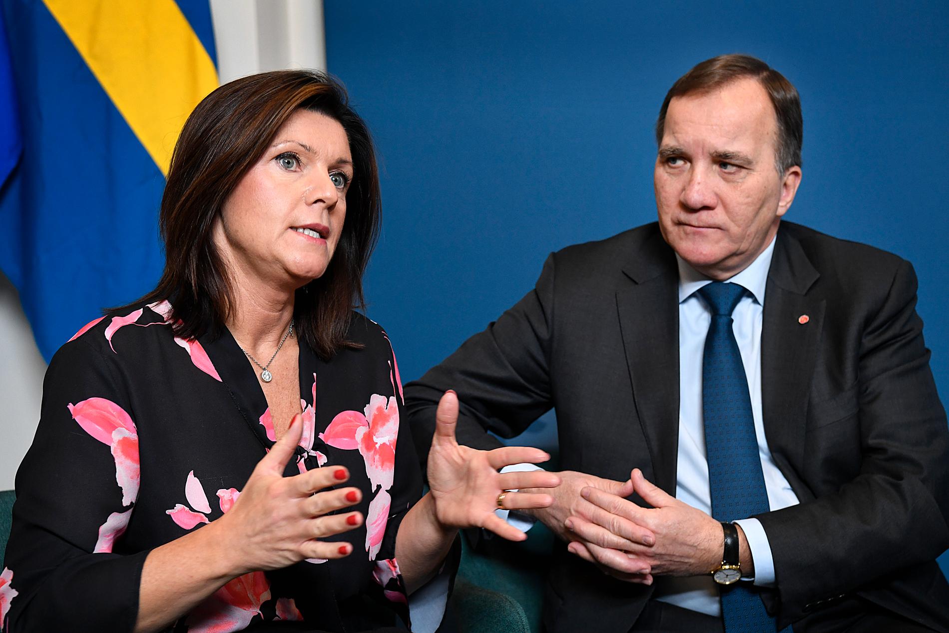 Arbetsmarknadsminister Eva Nordmark och statsminister Stefan Löfven. 