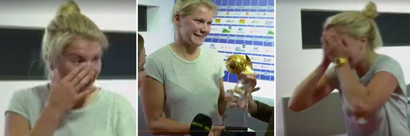 Ada Hegerberg överraskades av sin syster Andrine som delade ut priset. 