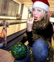 Utbudet på alternativa julbord är stort i Stockholm. Passa på att kombinera julskinkan med en rolig aktivitet, till exempel bowling.