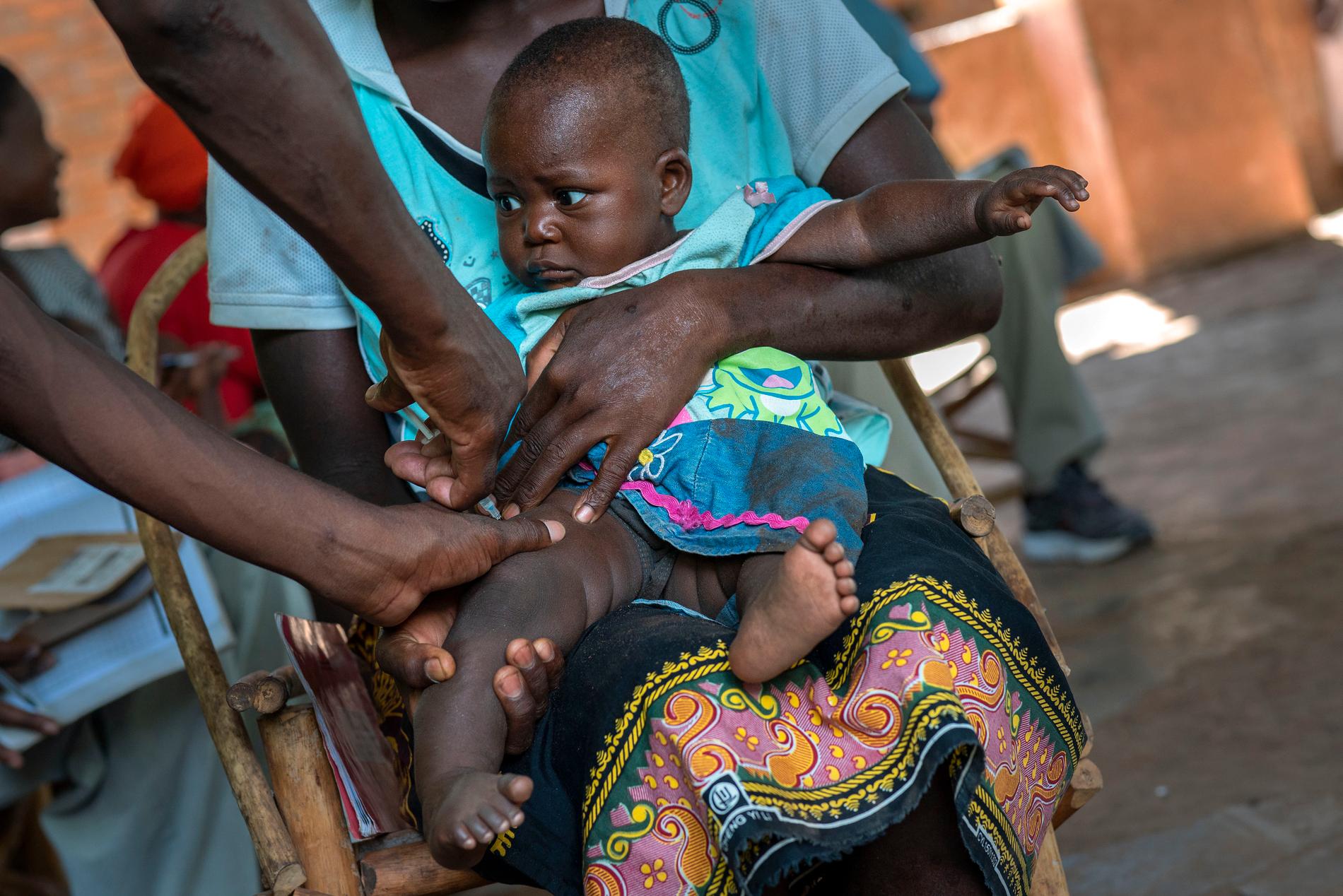 Malaria drabbar många unga, och forskare försöker finna ett vaccin. Arkivibild.